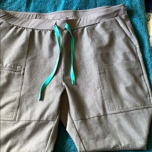 Figs technical collection graphite cargo pants